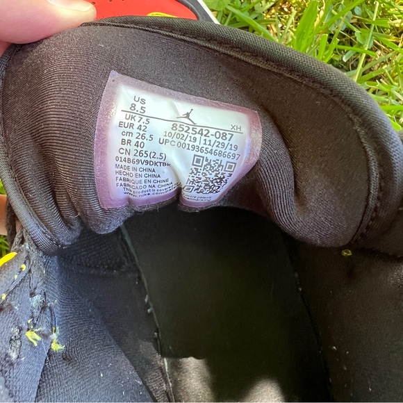 Nike Air Jordan Size 8.5 Men Red, Black and Yellow - Picture 12 of 16